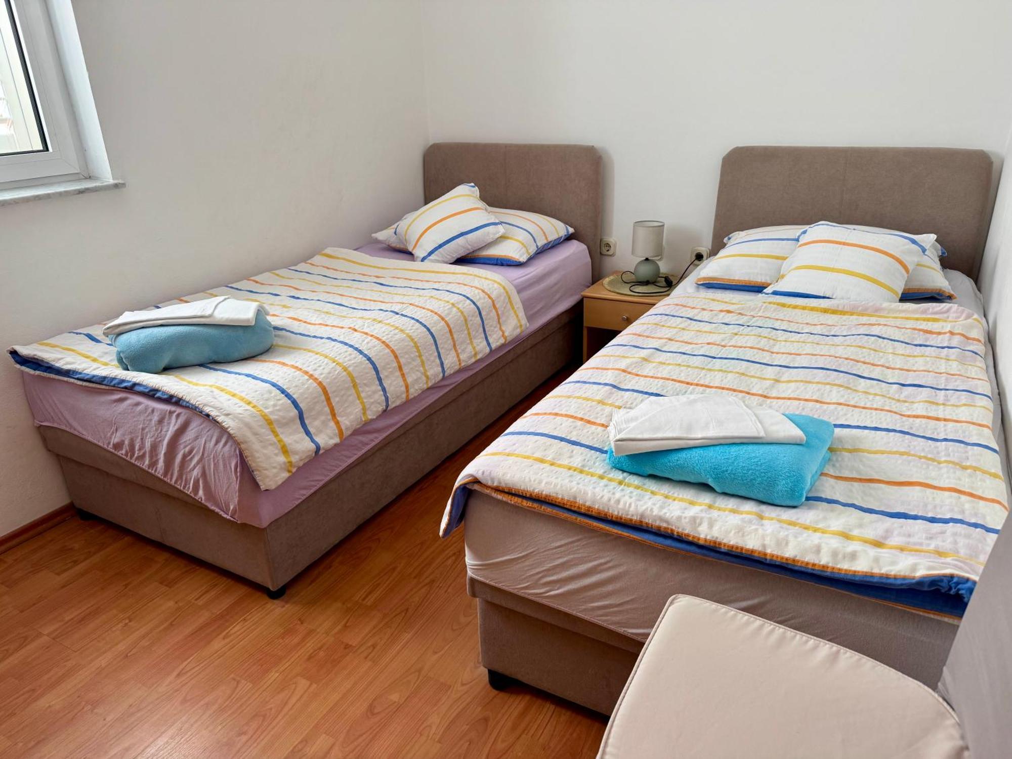 Apartments Maricic Banjol المظهر الخارجي الصورة